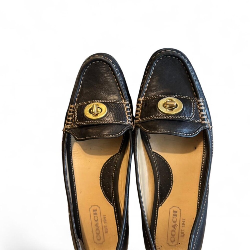 Coach vintage turn lock loafer flats